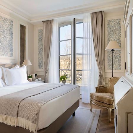 Hotel Du Quai Voltaire Paris Exteriör bild