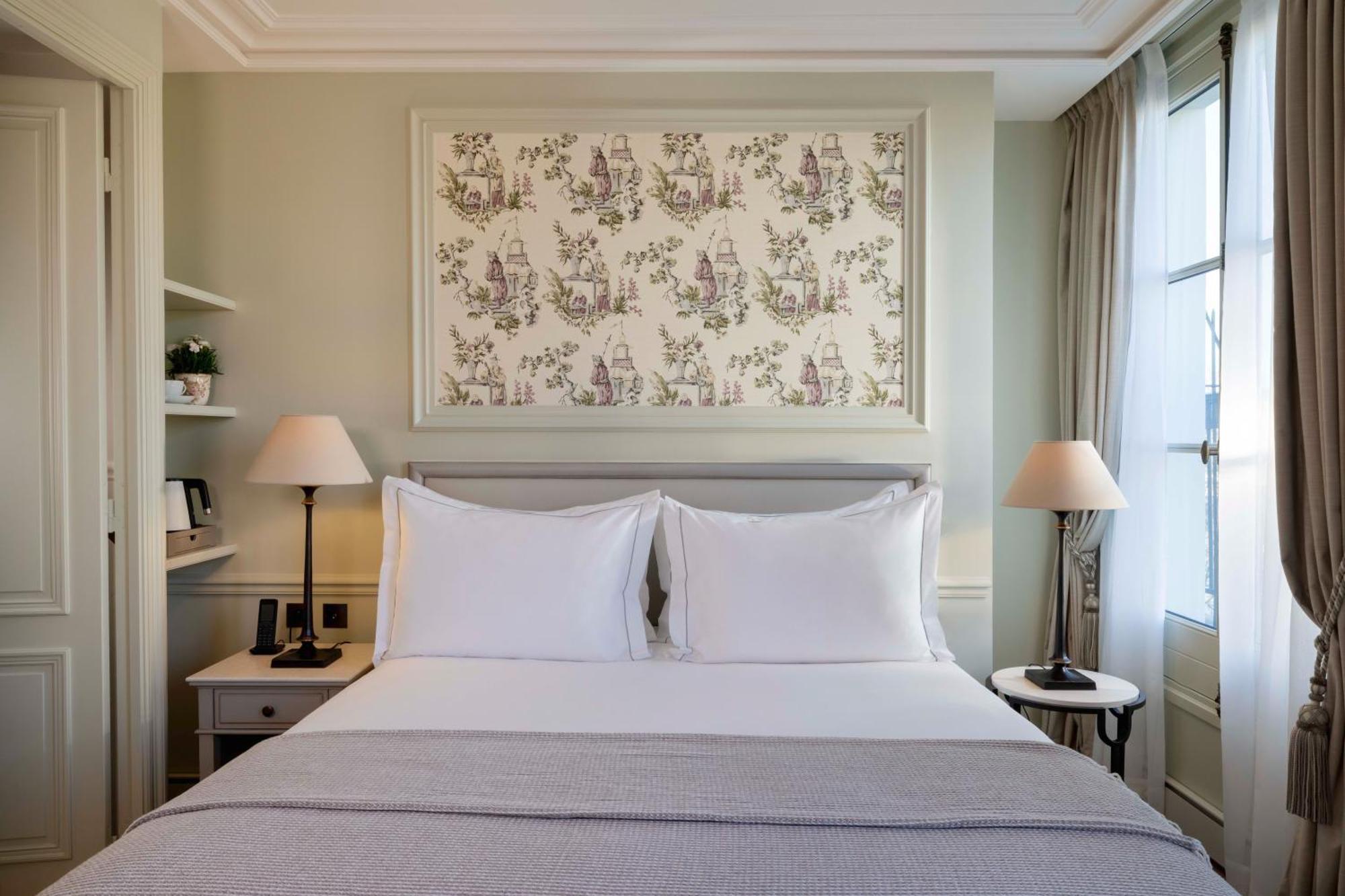 Hotel Du Quai Voltaire Paris Exteriör bild