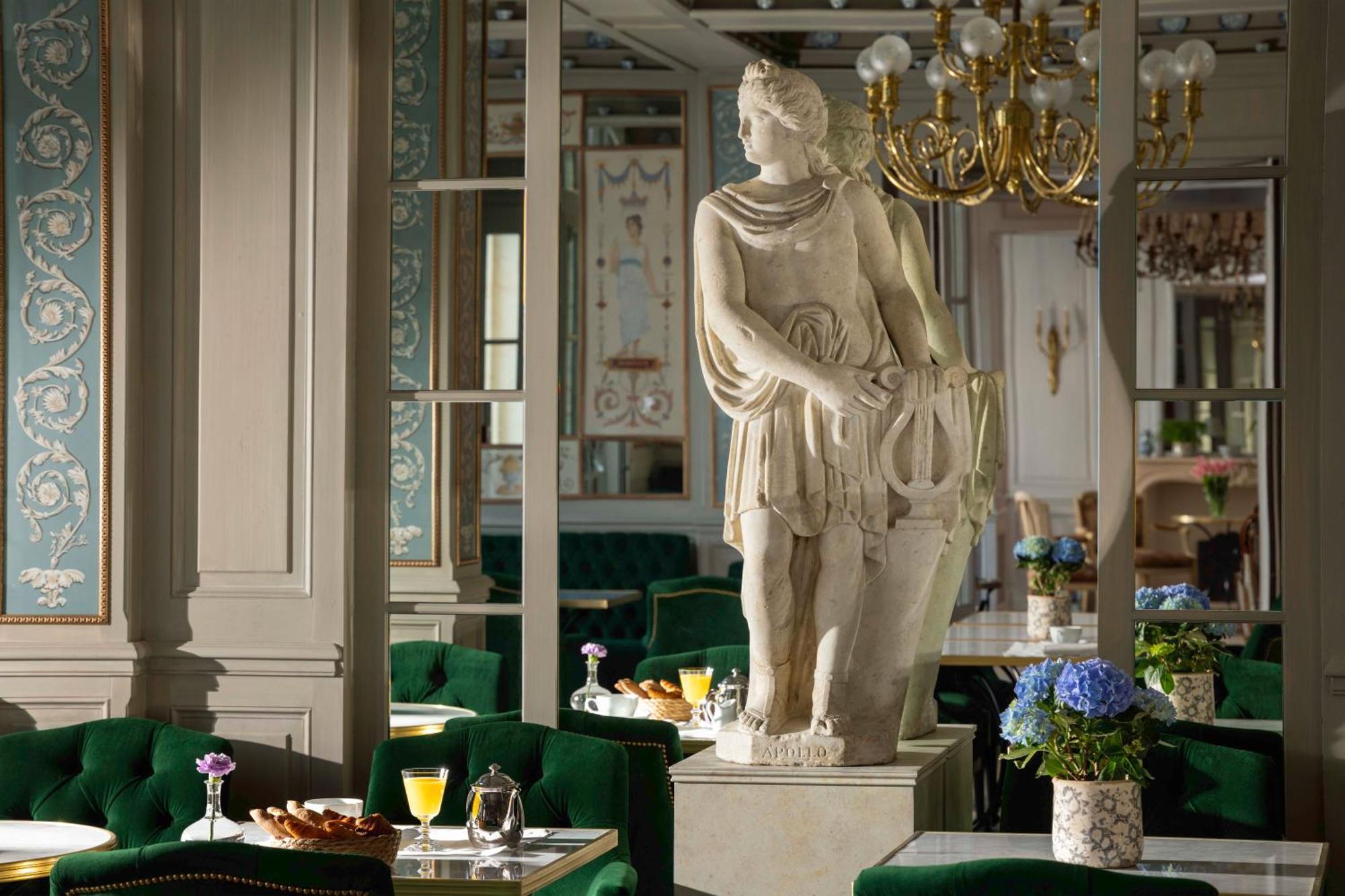 Hotel Du Quai Voltaire Paris Exteriör bild