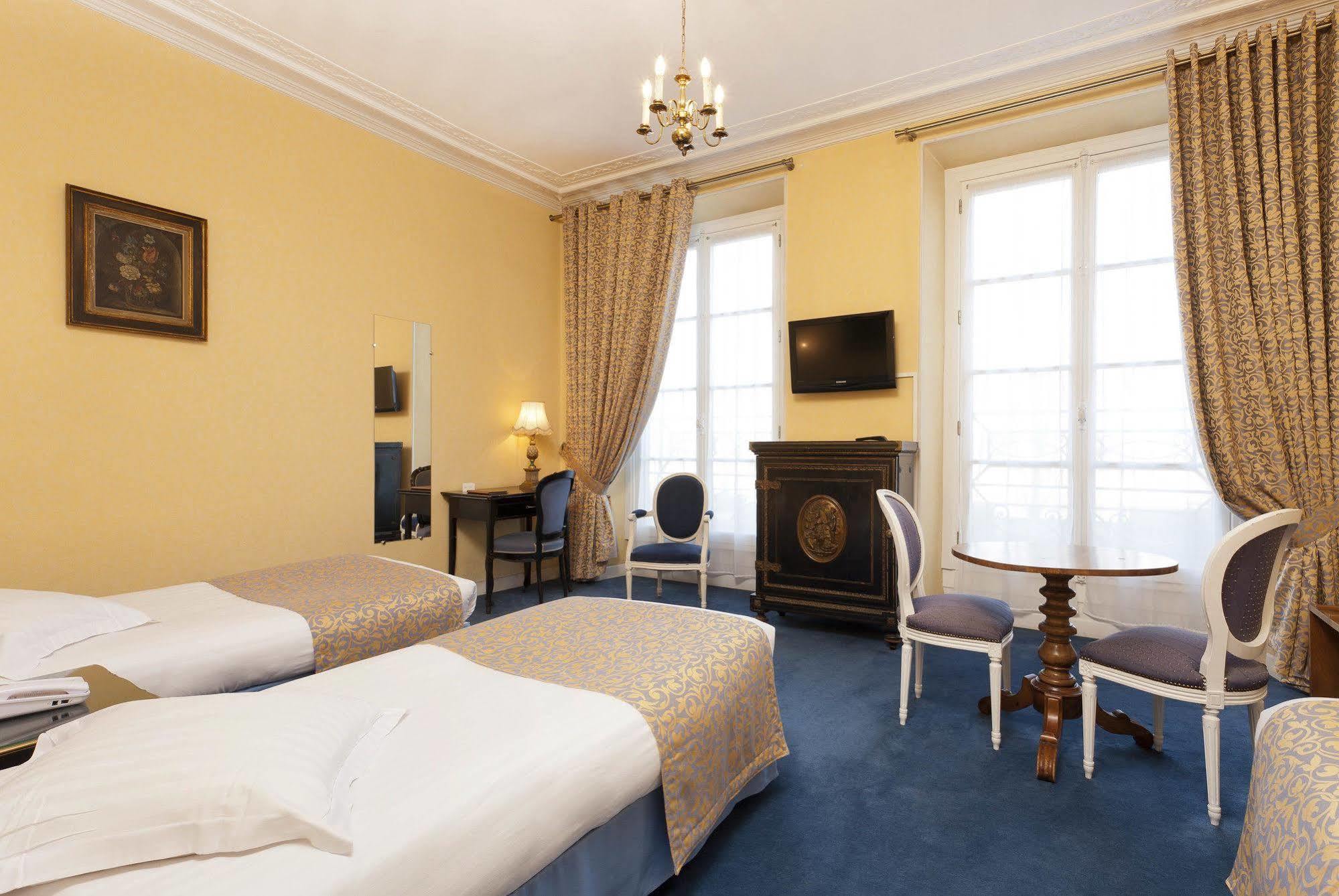 Hotel Du Quai Voltaire Paris Exteriör bild